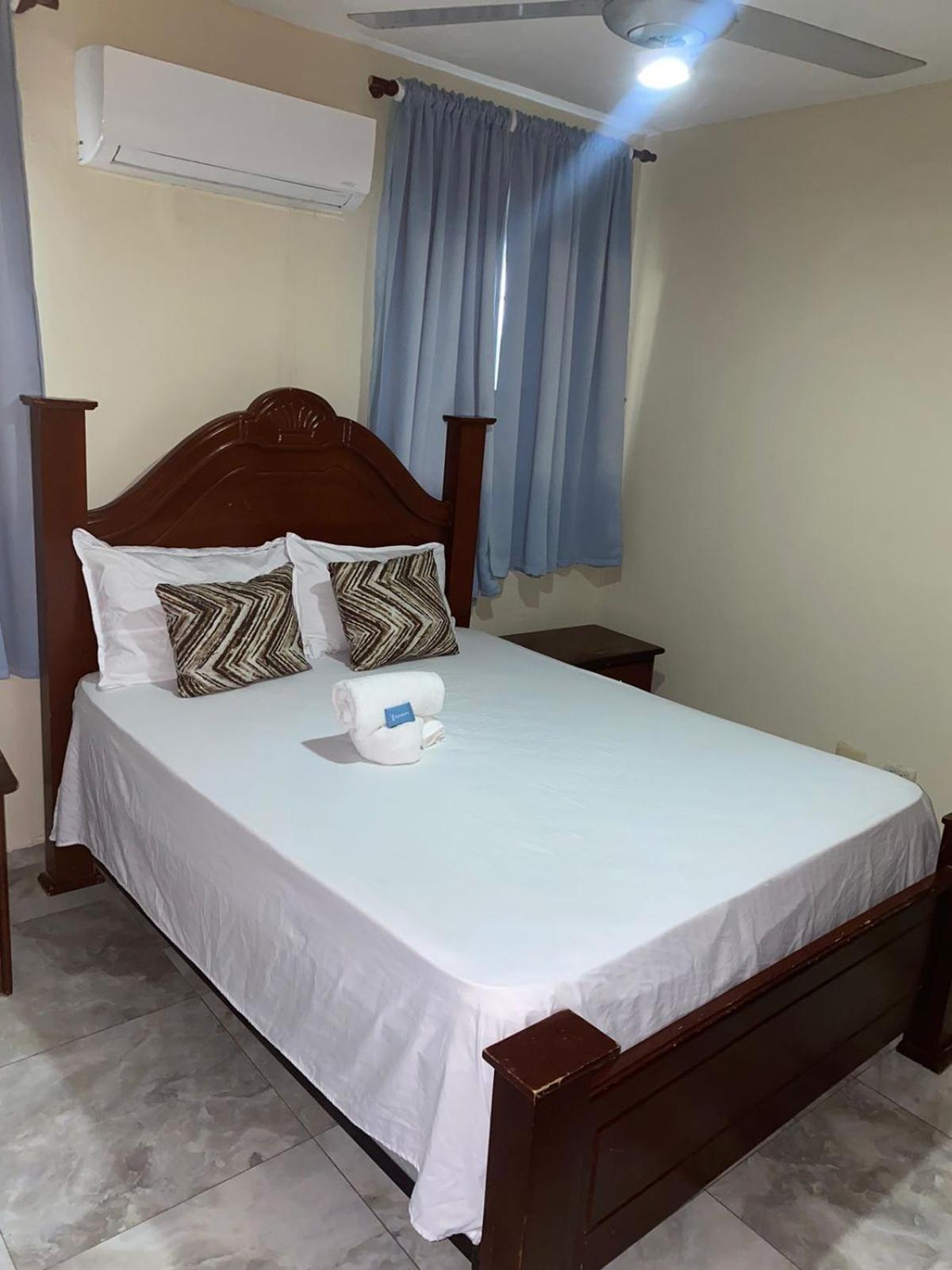 Hotel Enrique II Zona Colonial Vista Al Malecon 산토도밍고 외부 사진