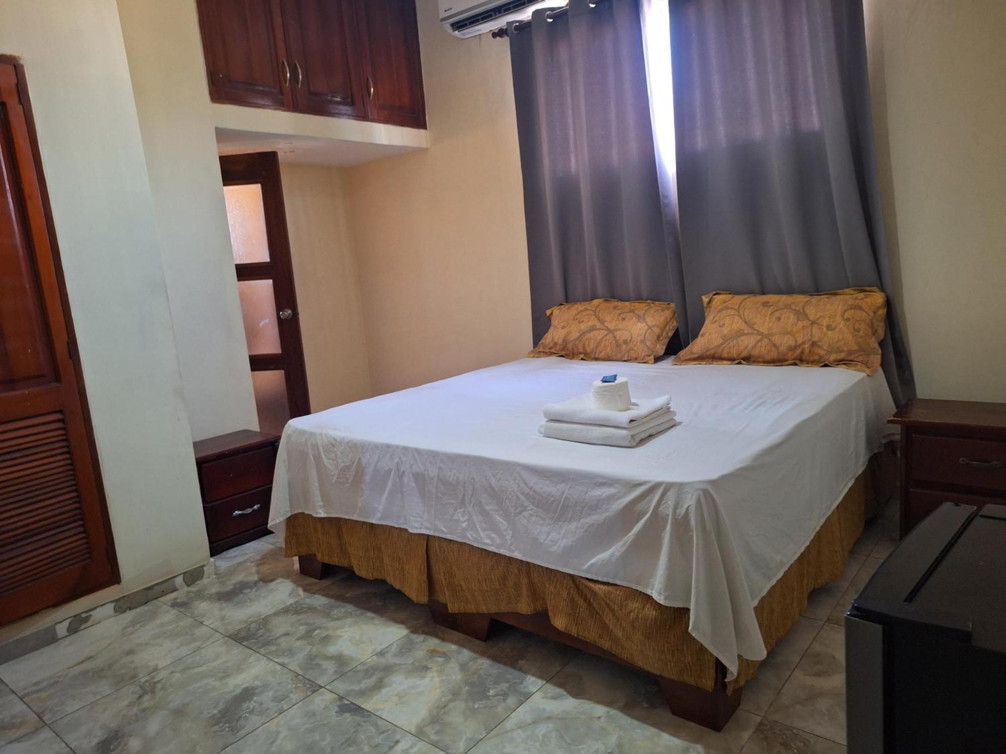 Hotel Enrique II Zona Colonial Vista Al Malecon 산토도밍고 외부 사진